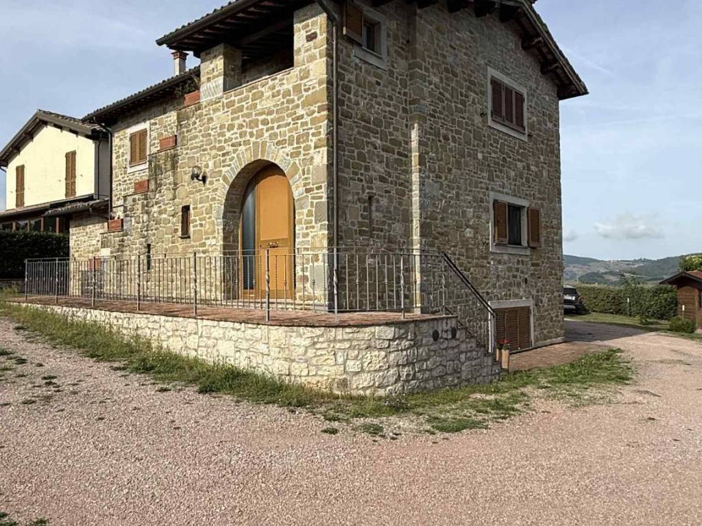 Rustico / casale a Gubbio in Località Colonnata - Foto 3