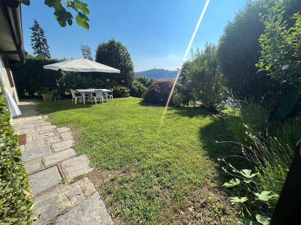 Appartamento a Angera in Viale Libertà, 48 - Foto 5