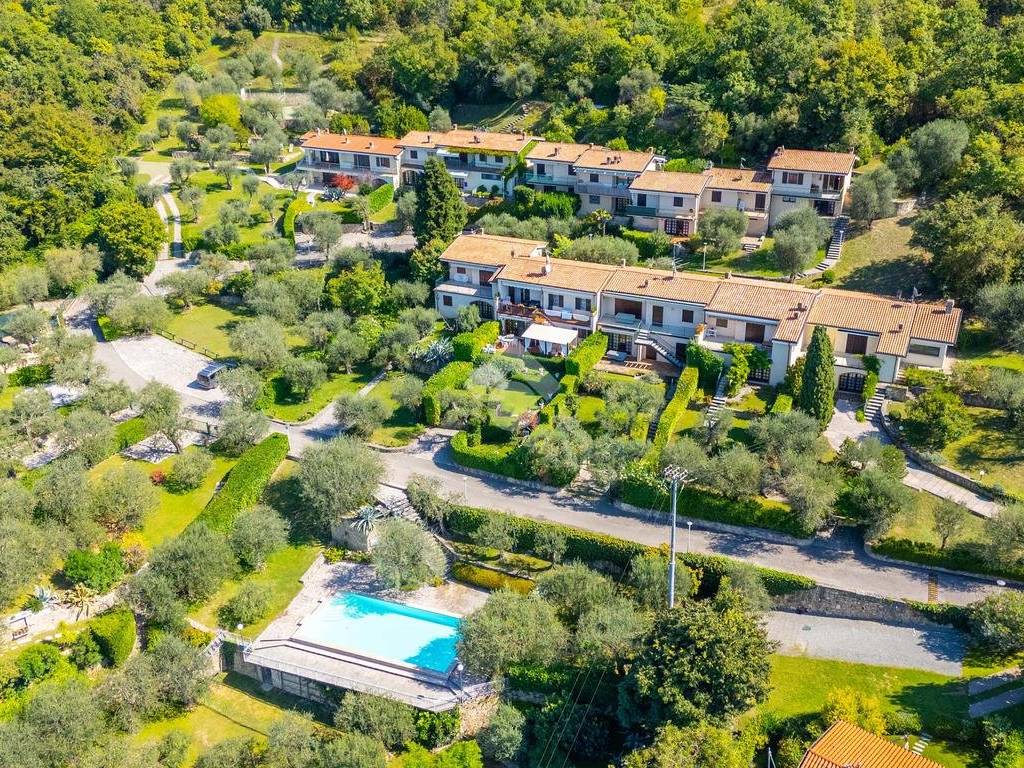 Villetta a schiera a Torri del benaco in Via per le Prandine, 39 - Foto 2