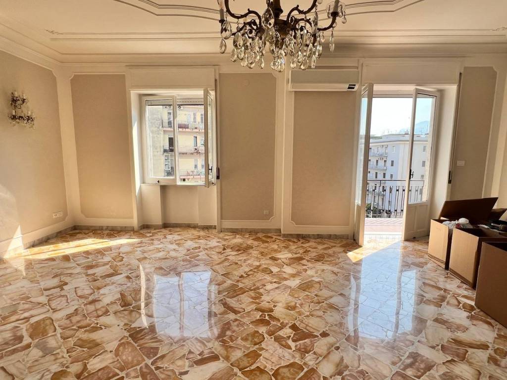 Appartamento a Salerno in Piazza Pasquale Naddeo, 4 - Foto 3