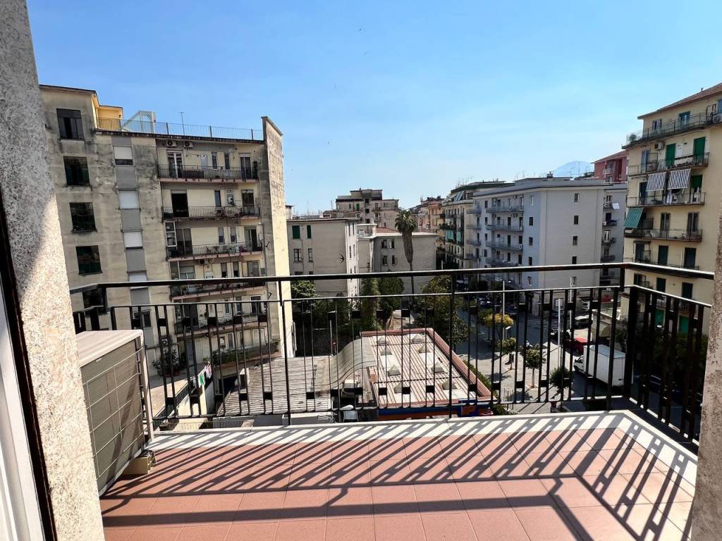 Appartamento a Salerno in Piazza Pasquale Naddeo, 4 - Foto 4