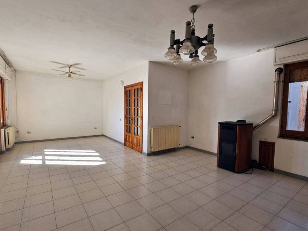 Palazzo / stabile a Decimomannu - Foto 3