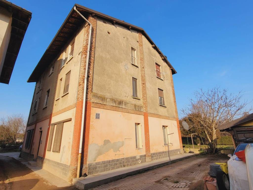 Appartamento a Tradate in Via delle Messi, 3 - Foto 2