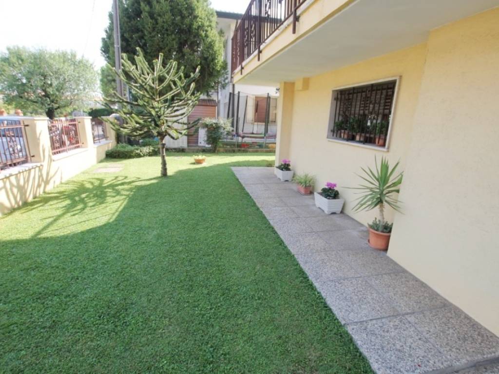 Villa a Selvazzano dentro in Via Buccari - Foto 2