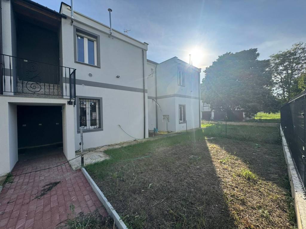 Appartamento a Saronno in Via Padre Luigi Sampietro, 69 - Foto 3