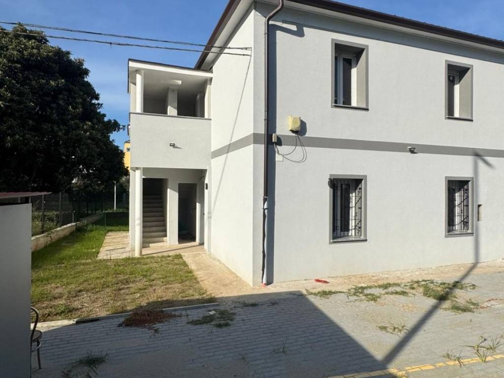 Appartamento a Saronno in Via Padre Luigi Sampietro, 69 - Foto 4