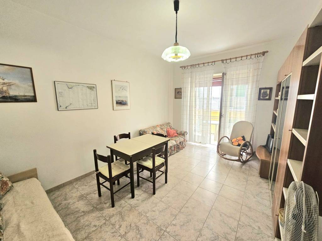 Appartamento a Terracina in Via Giuseppe Di Vittorio - Foto 5