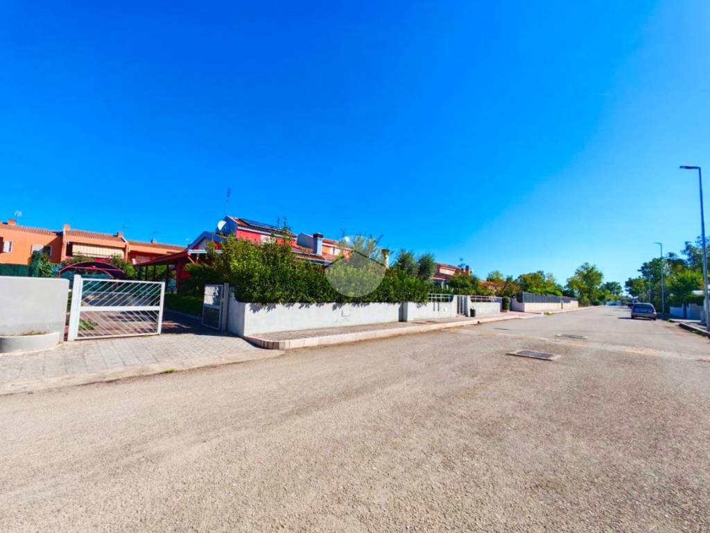 Villa a Manfredonia in LOCALITA SCIALE DEGLI ZINGARI - Foto 5