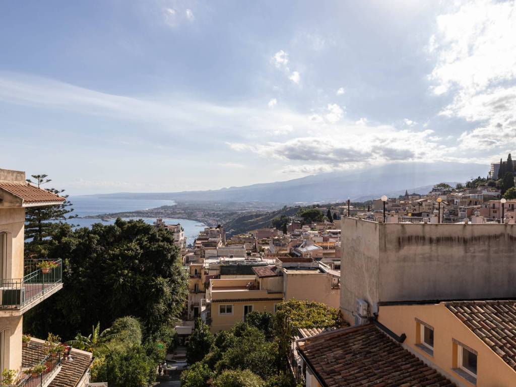 Appartamento a Taormina in Via Teatro Greco, 28 - Foto 2