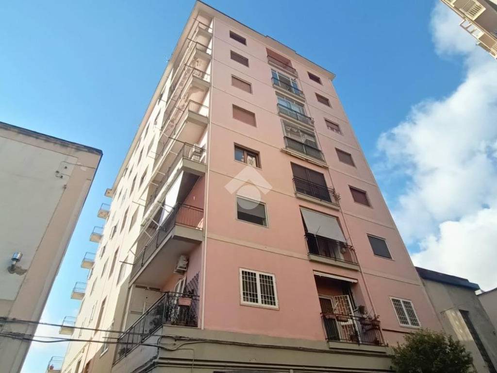 Appartamento a Torre annunziata in Via Vincenzo Gambardella, 10 - Foto 2