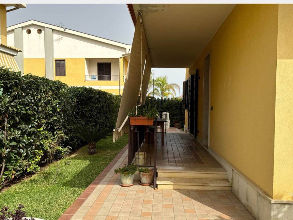 Villa a Avola in Via Ugo Foscolo - Foto 2
