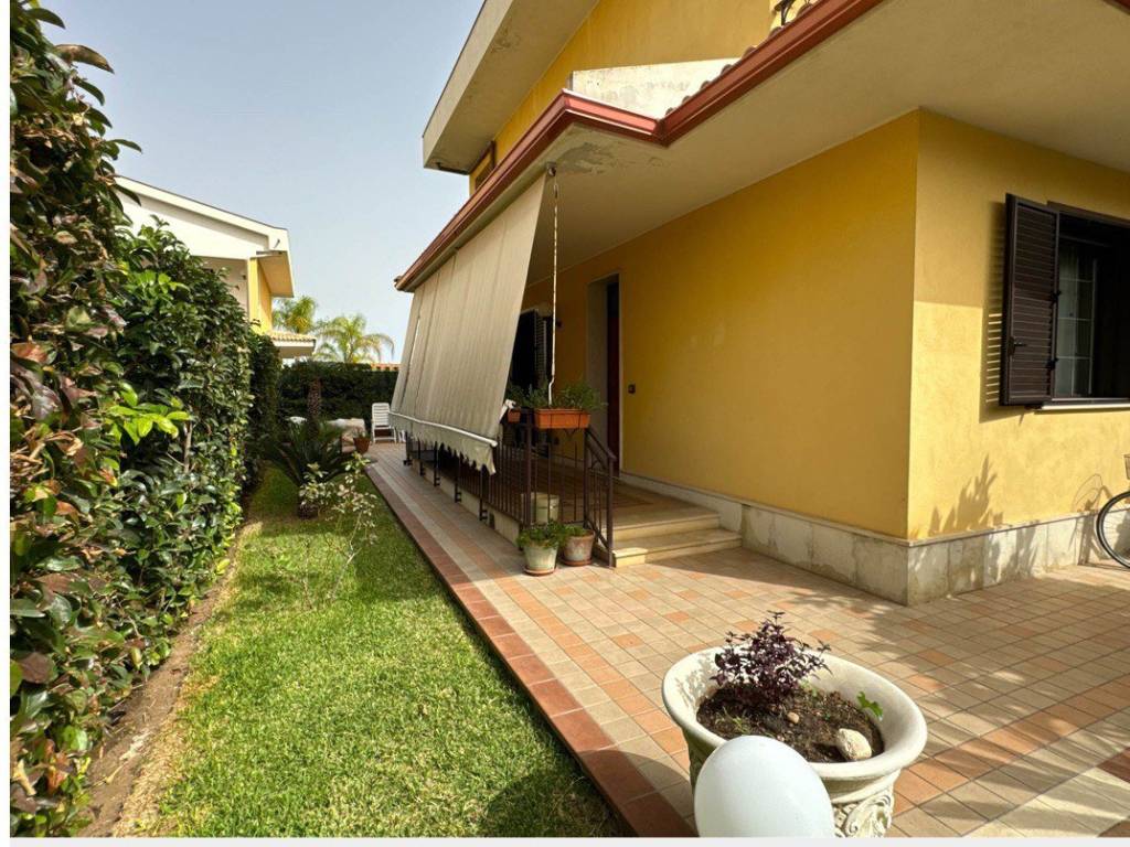 Villa a Avola in Via Ugo Foscolo - Foto 3