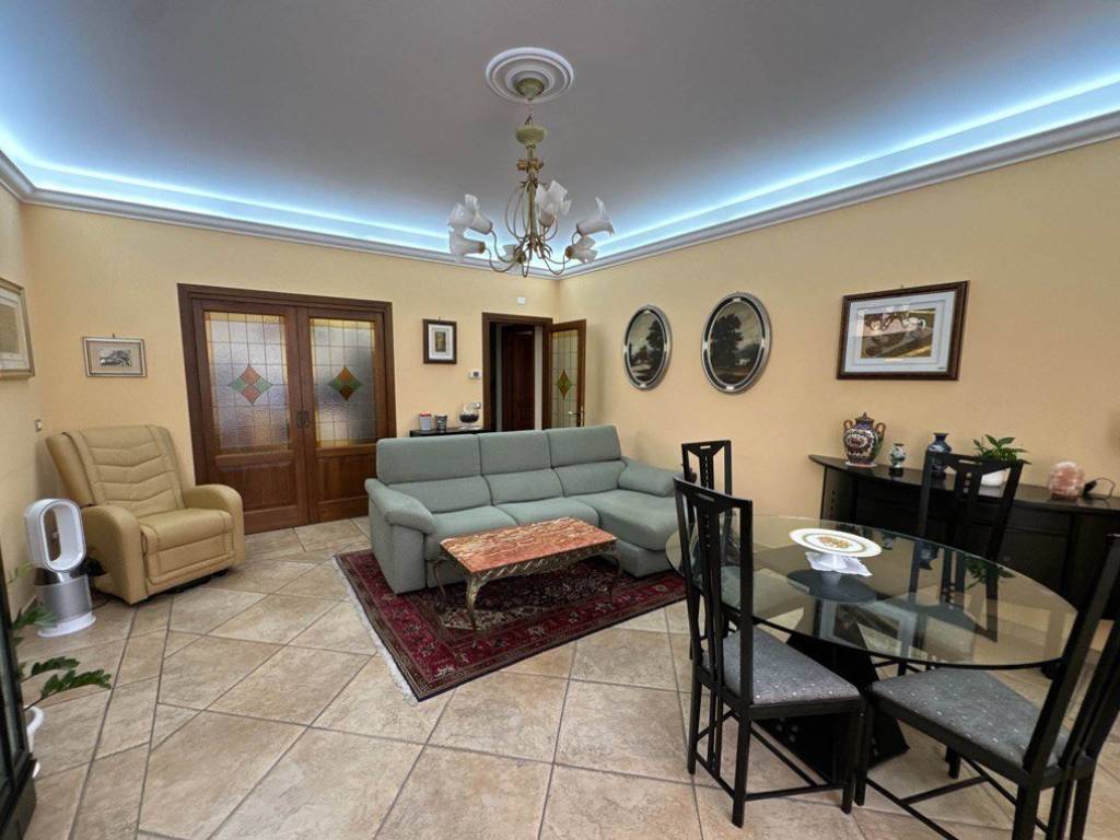 Villa a Avola in Via Ugo Foscolo - Foto 5