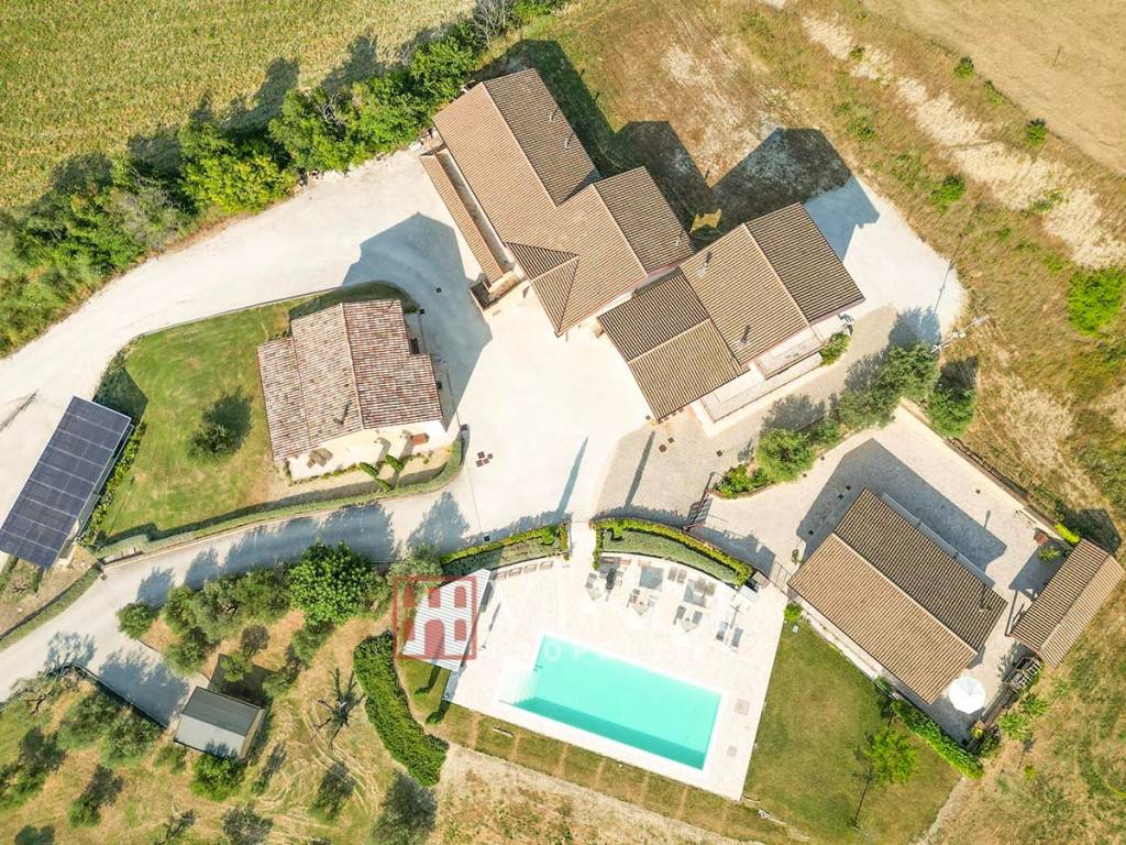 Rustico / casale a Tolentino - Foto 2