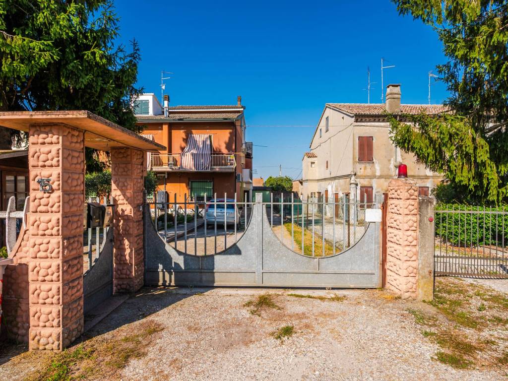 Casa indipendente a Bondeno in Via Argine Po, 17 - Foto 2