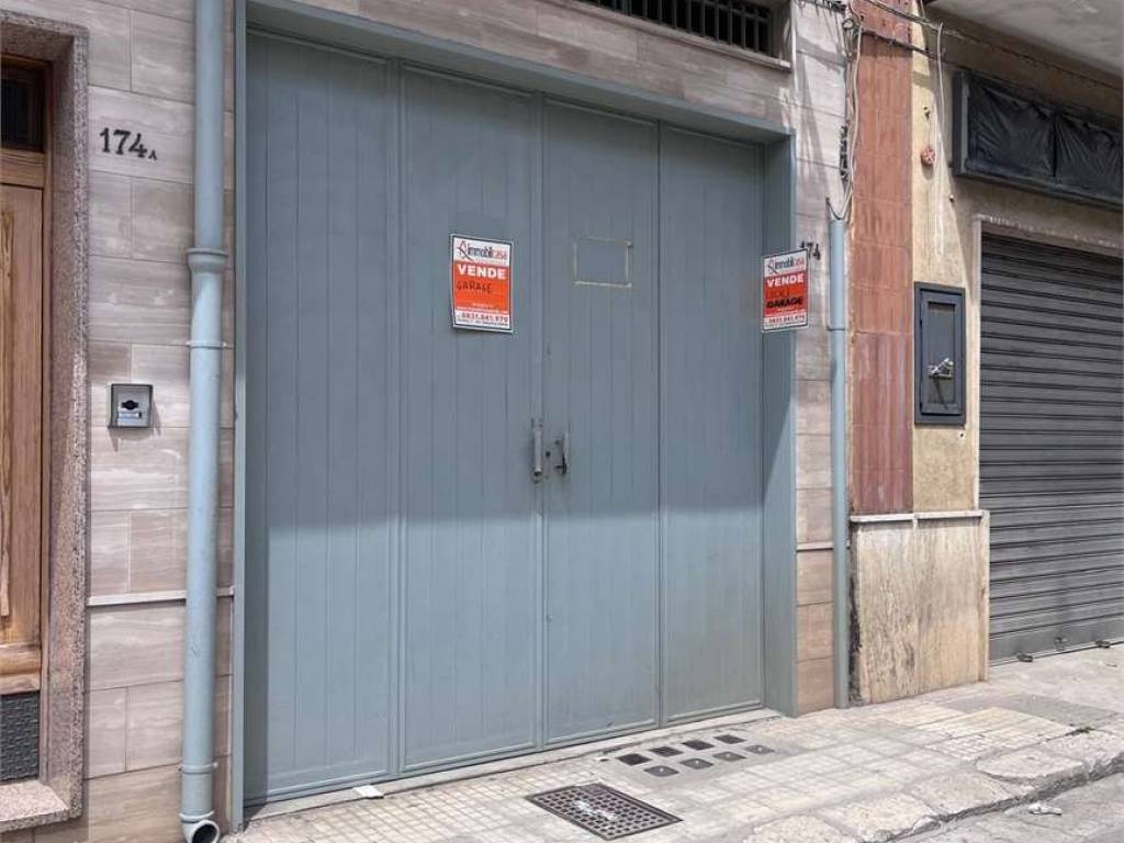 Box / garage a Francavilla fontana in Via Simeana, 174 - Foto 2