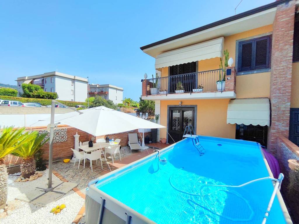 Villa a Aci castello in Via Parafera - Foto 3