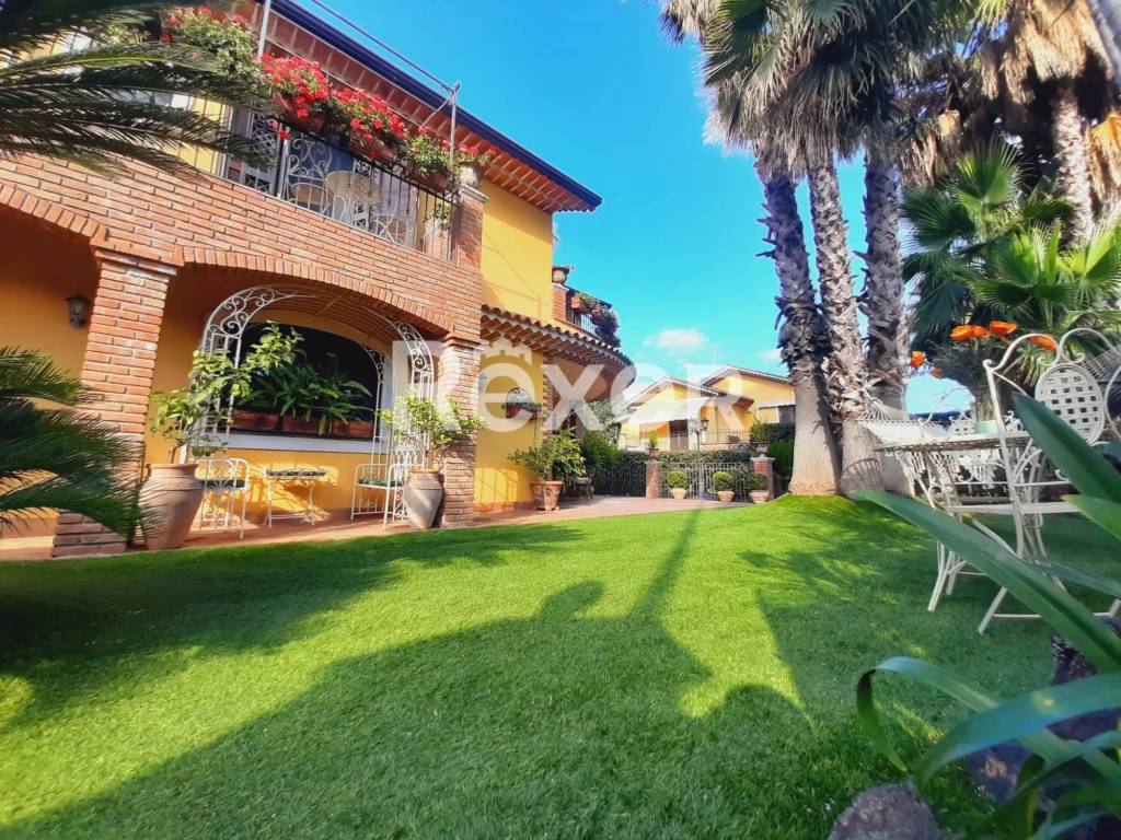 Villa a Trecastagni in Corso Cristoforo Colombo, 35 - Foto 3