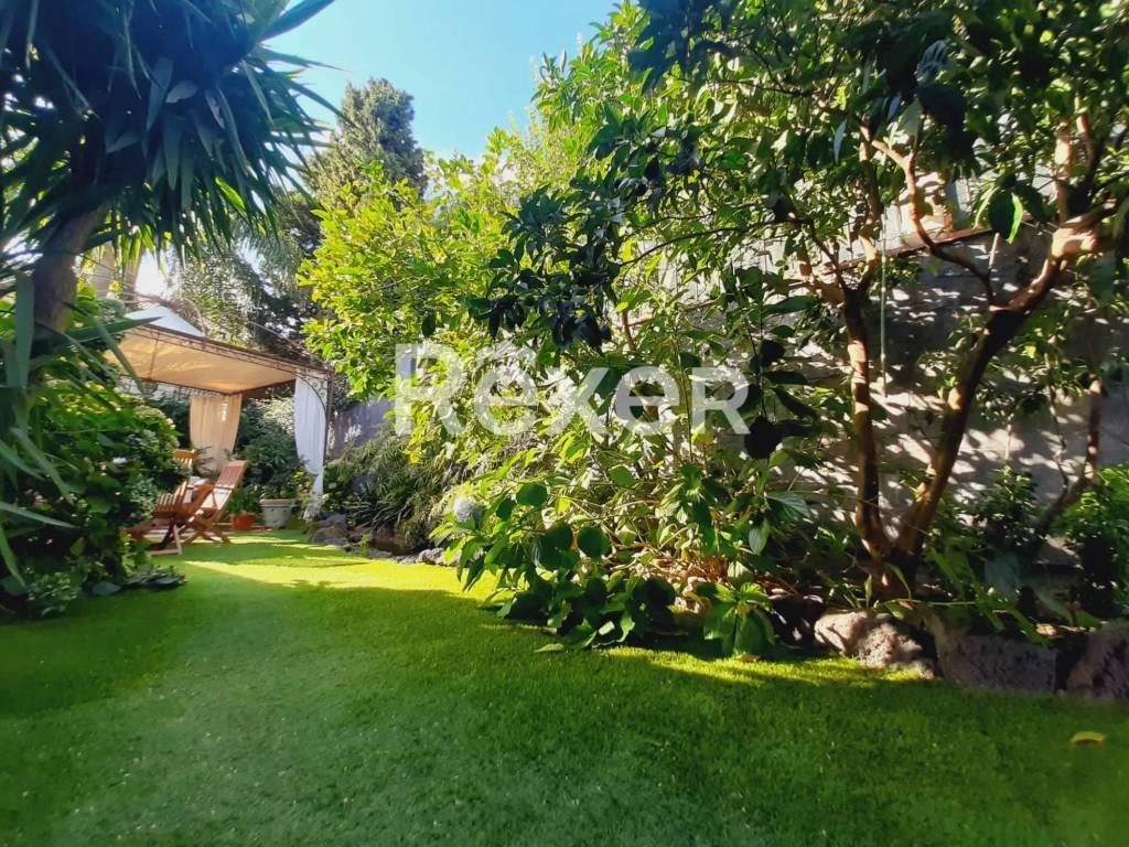 Villa a Trecastagni in Corso Cristoforo Colombo, 35 - Foto 4