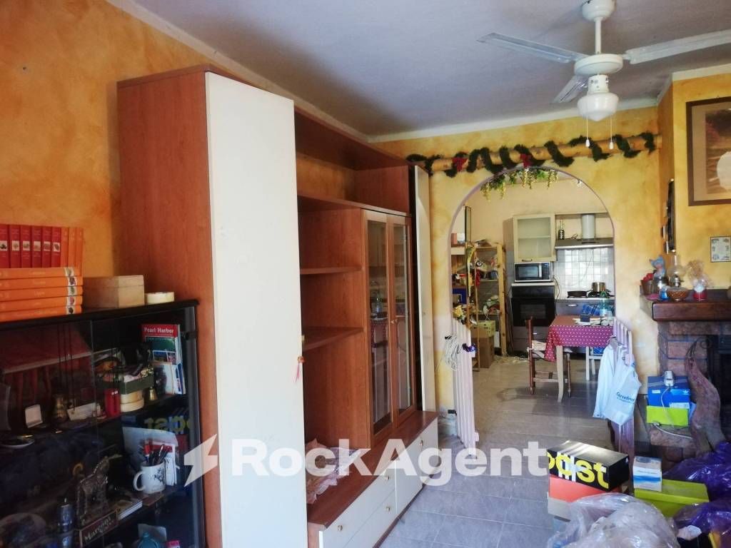 Appartamento a Follo in Via Brigate Partigiane, 92 - Foto 2