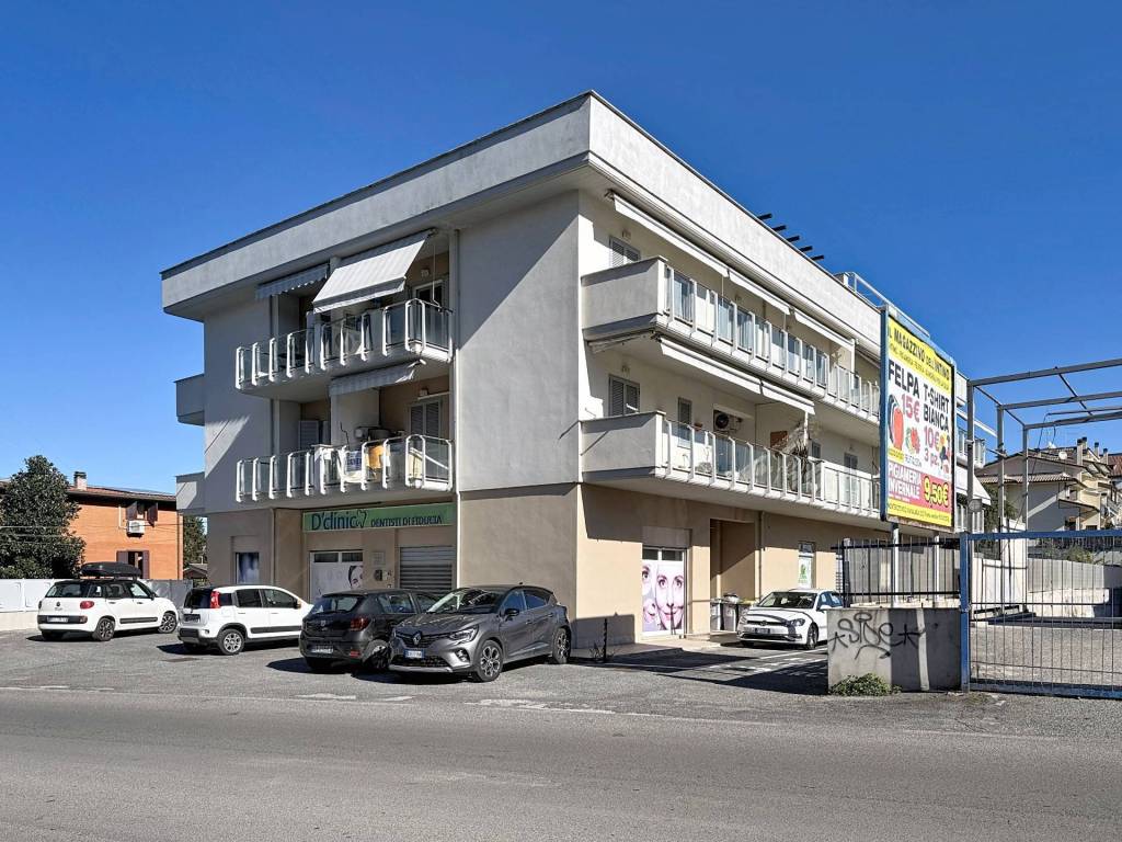 Appartamento a Mentana in via gaspare spontini, 31 - Foto 2