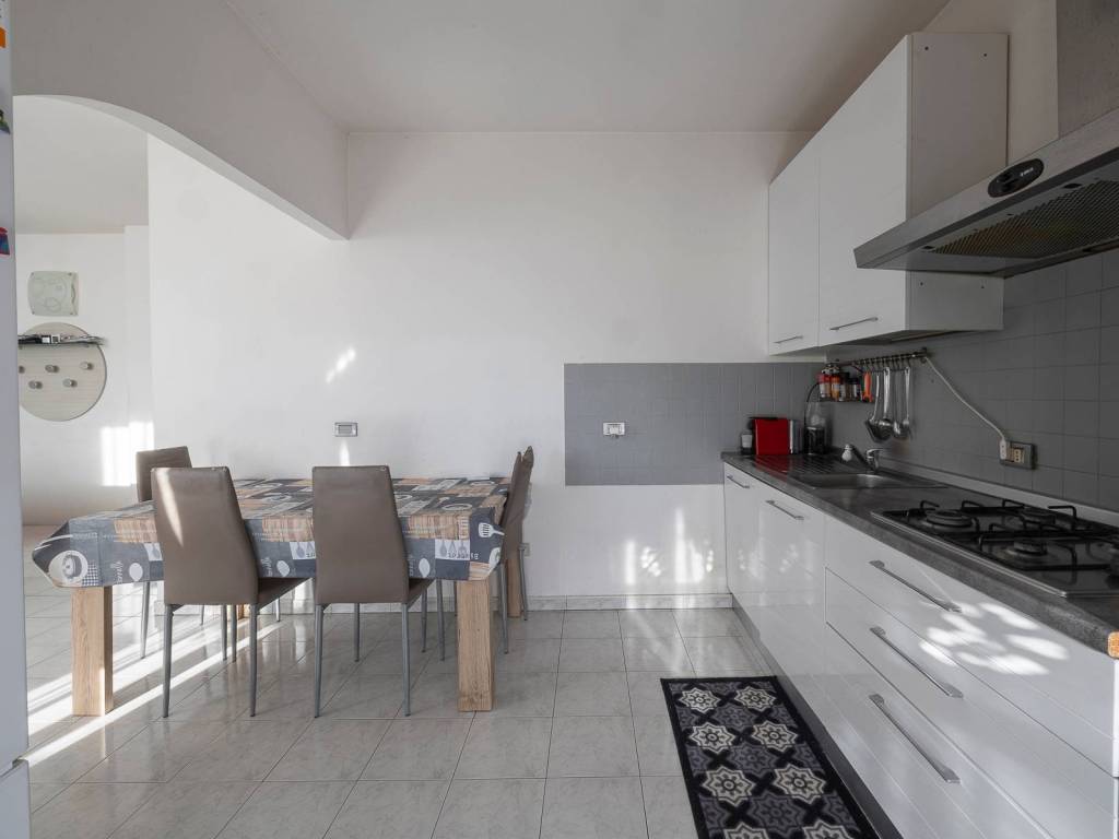 Appartamento a Trecate in Corso Roma - Foto 4
