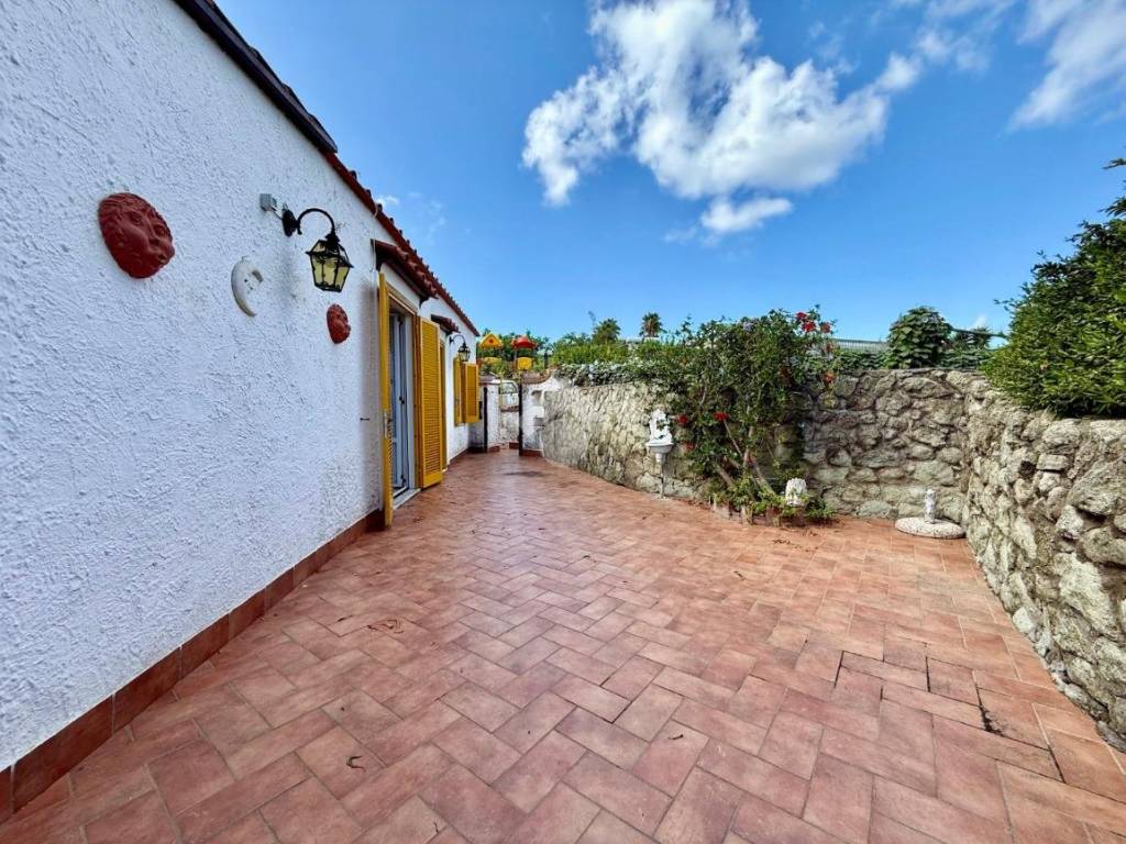 Villa a Forio in Via Monticchio, 12 - Foto 2