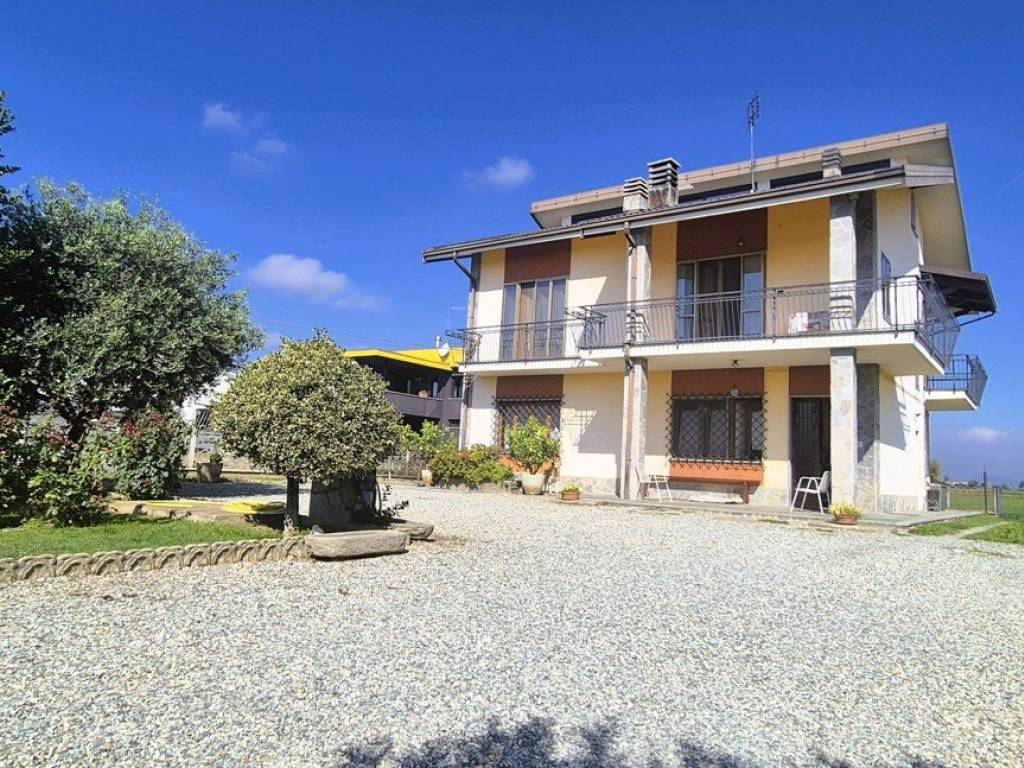 Villa a Cavour in Via Nuova, 21 - Foto 2