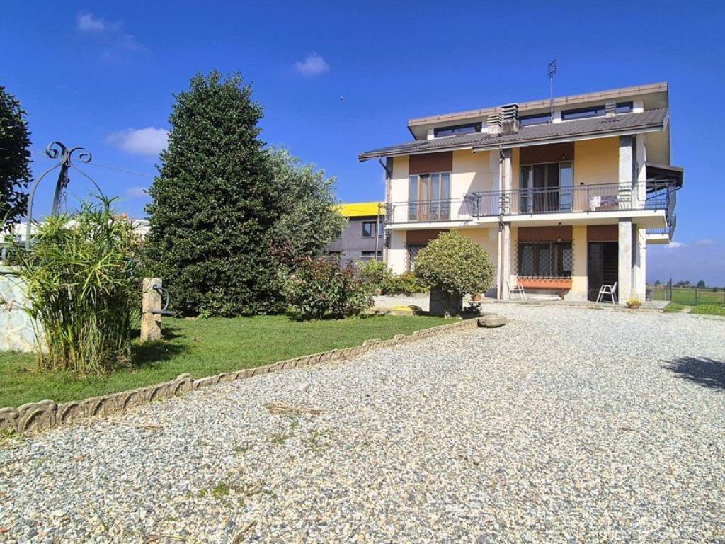 Villa a Cavour in Via Nuova, 21 - Foto 3