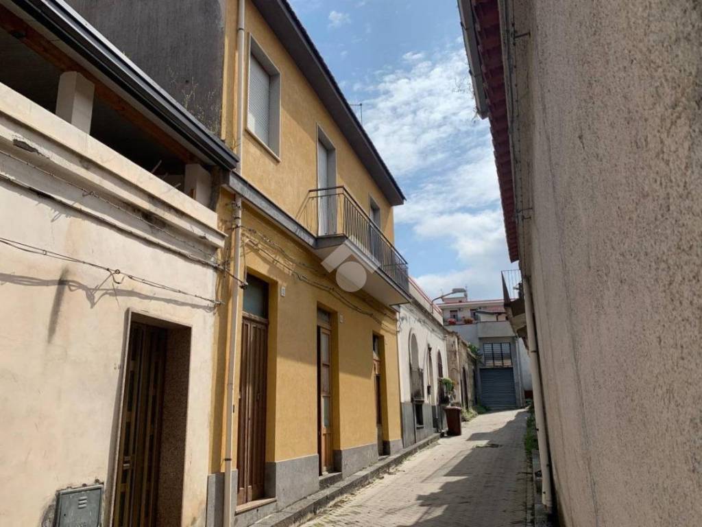 Casa indipendente a Giarre in Via Bizzarro, 54 - Foto 2