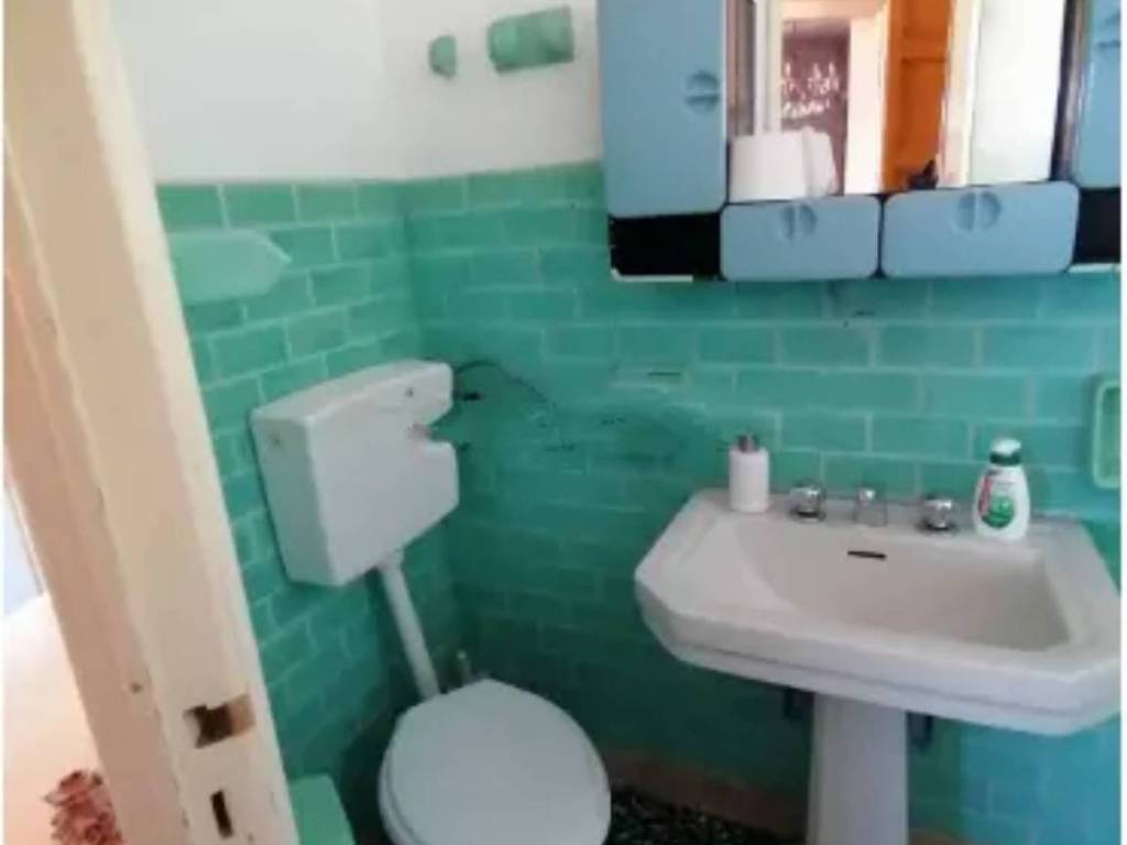 Appartamento a Valguarnera caropepe in Via Sant'Elena - Foto 2