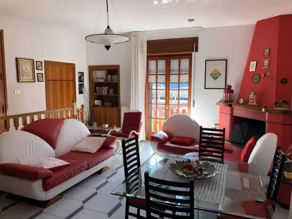 Villa a Latronico in Via Provinciale - Foto 2