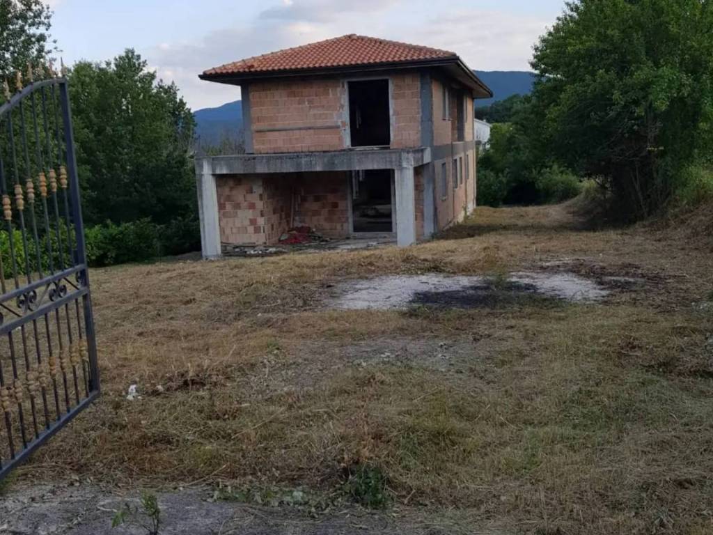 Rustico / casale a Rocchetta a volturno in Via Quercia Tribuzio - Foto 2