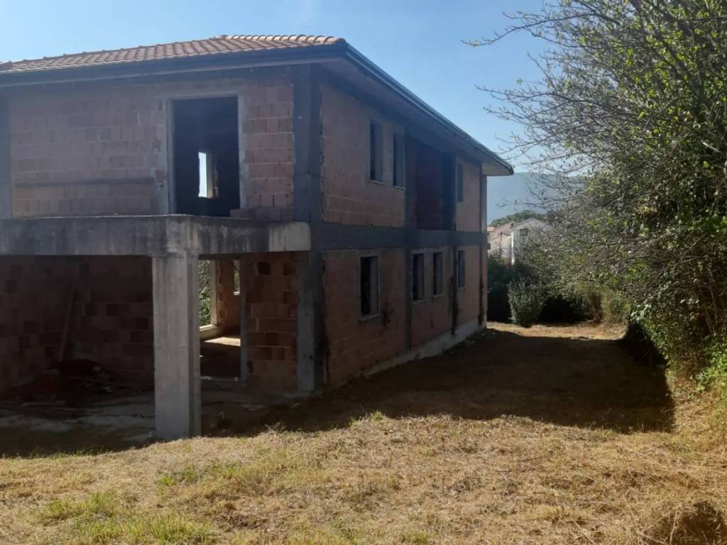 Rustico / casale a Rocchetta a volturno in Via Quercia Tribuzio - Foto 3