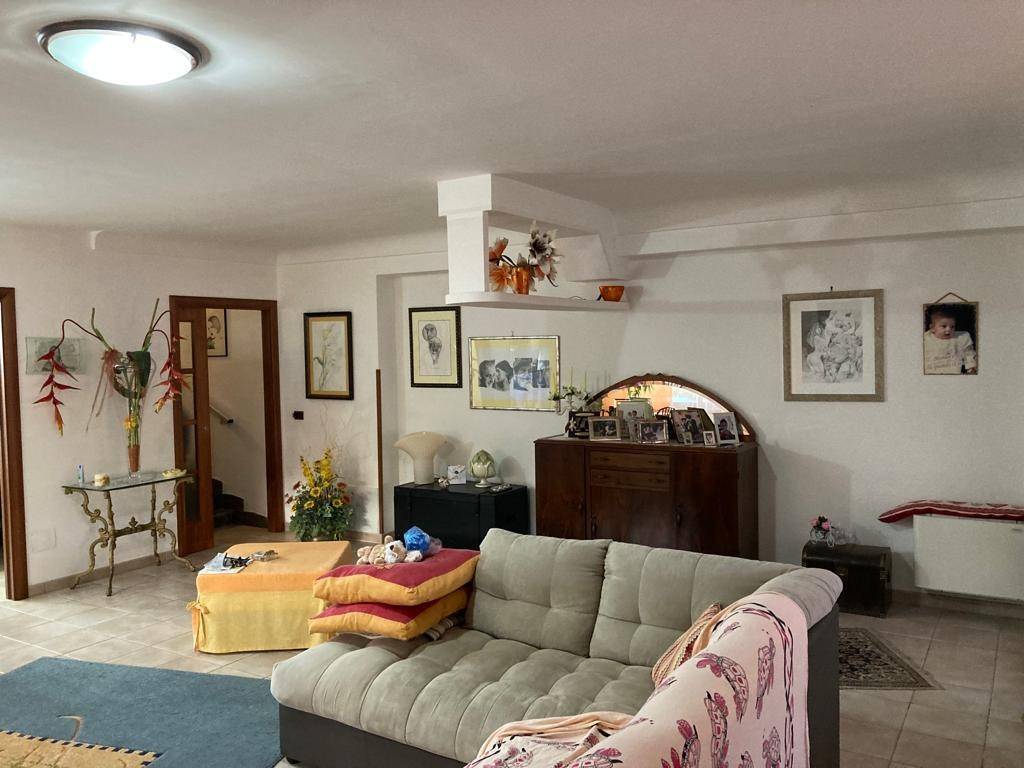 Casa indipendente a Ceglie messapica in Via 2 Giugno - Foto 5