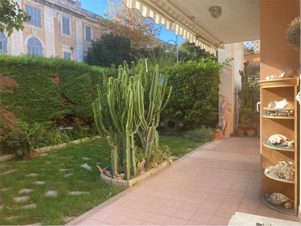 Appartamento a Albenga in via tiziano - Foto 2