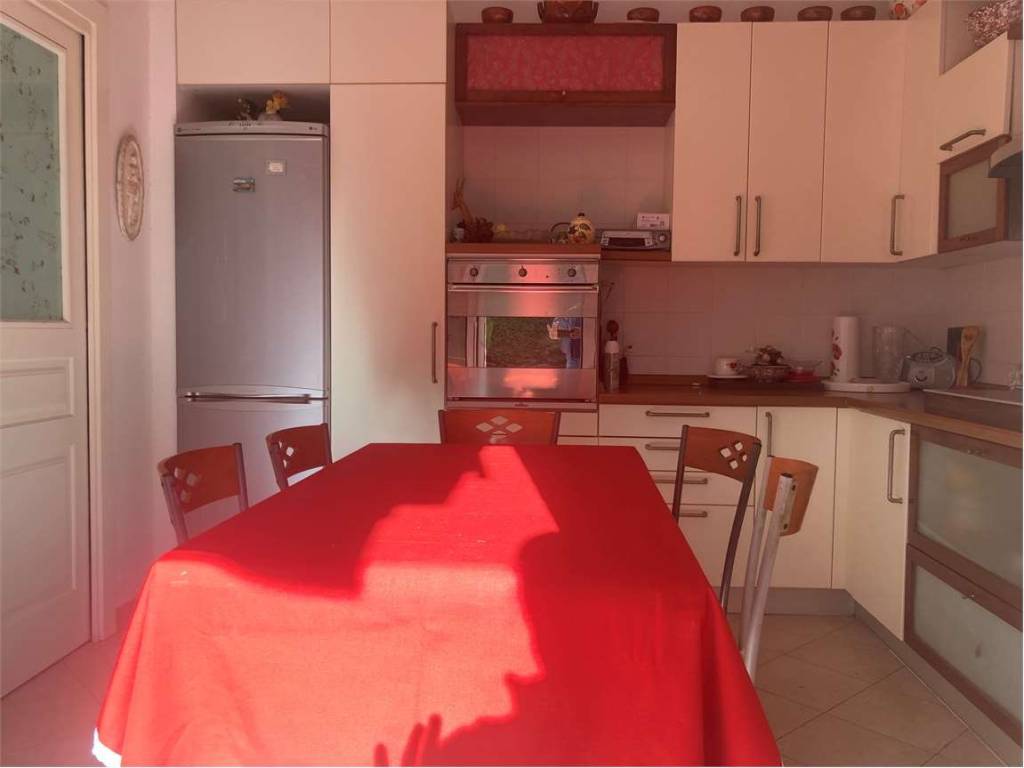 Appartamento a Albenga in via tiziano - Foto 4