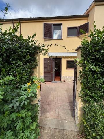 Appartamento a Montalto di castro in Strada delle Murelle - Foto 2