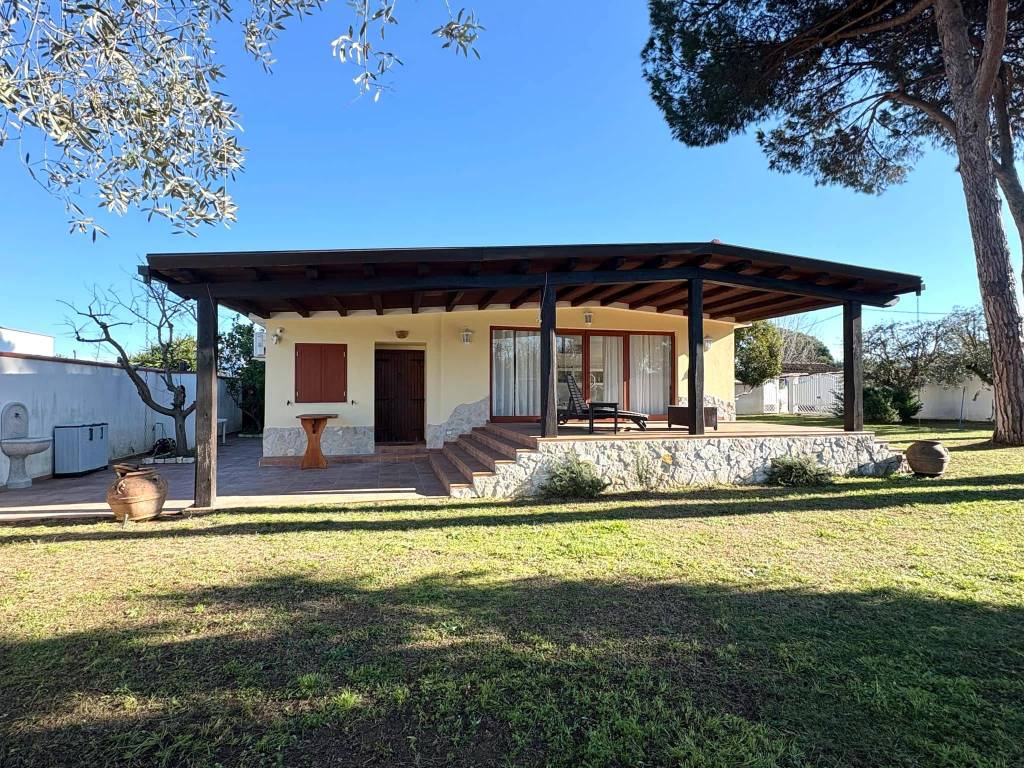 Villa a Terracina in Strada Provinciale Badino II - Foto 3