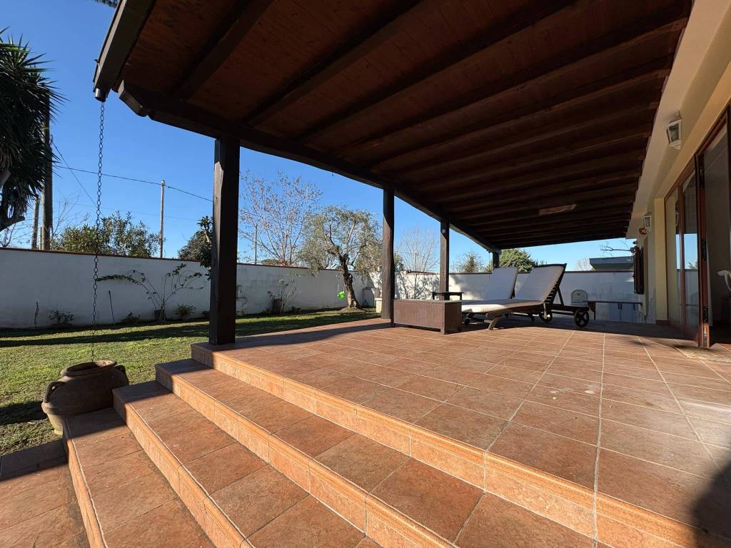 Villa a Terracina in Strada Provinciale Badino II - Foto 4