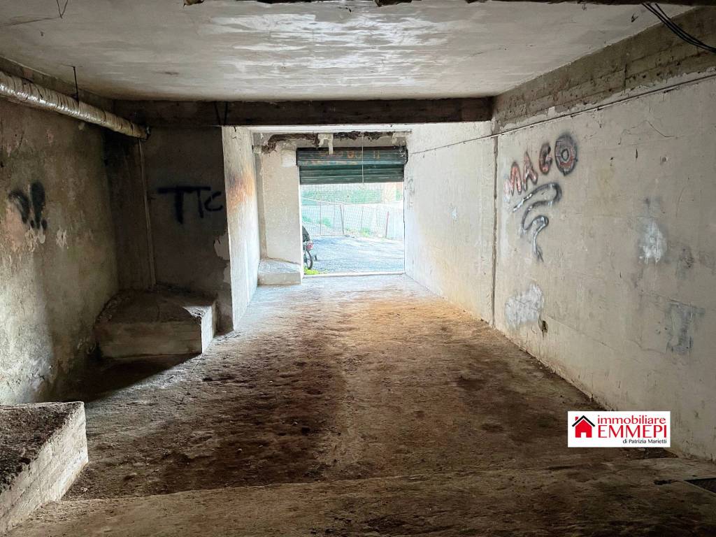 Box / garage a Tolfa in Via della Concia, 17 - Foto 5