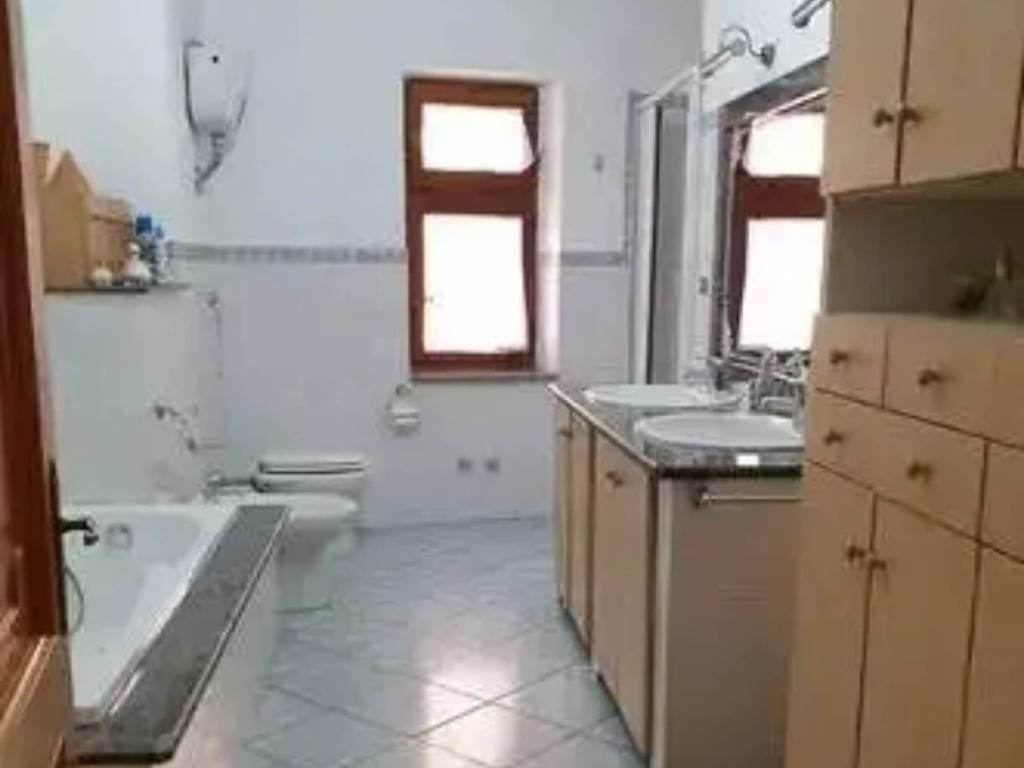 Palazzo / stabile a Scandale in Via Giacomo Matteotti - Foto 3