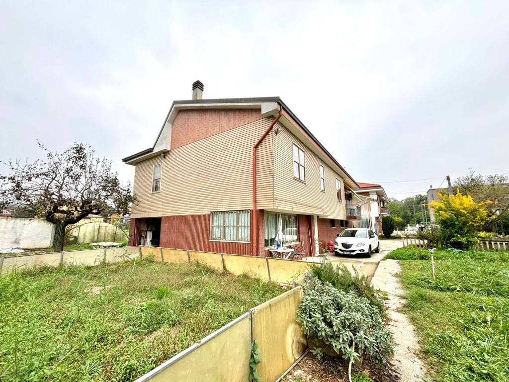 Villa a Alessandria in STRADA PROVINCIALE 494 PAVIA - Foto 2