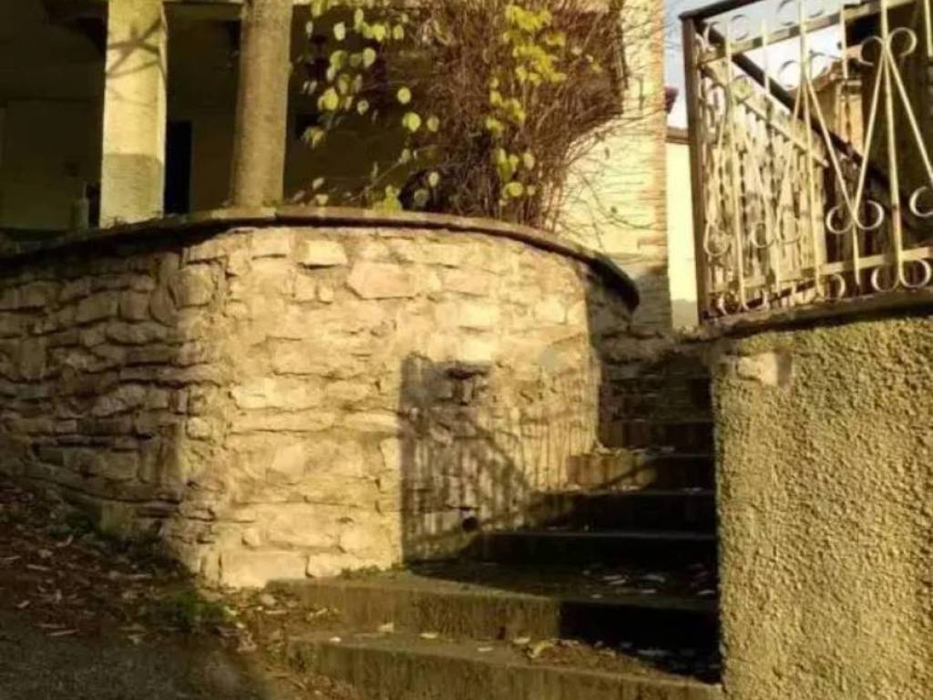 Appartamento a Frontone in Via Strada Provinciale - Foto 2