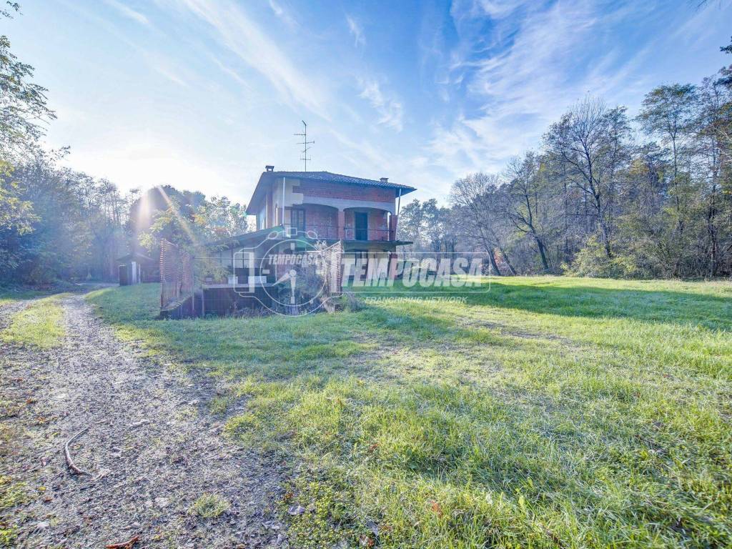 Villetta a schiera a Besnate in Via Gian Lorenzo Bernini 15 - Foto 2