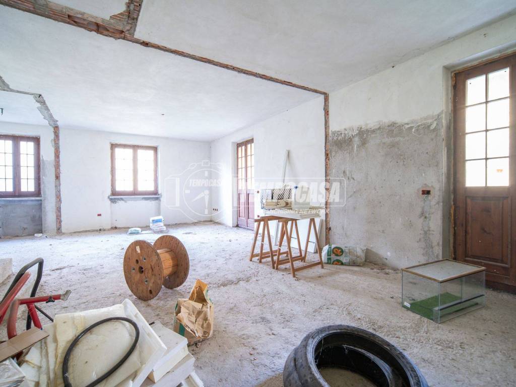 Villetta a schiera a Besnate in Via Gian Lorenzo Bernini 15 - Foto 3