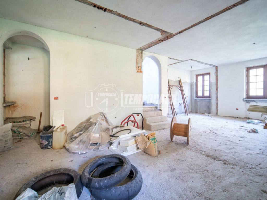 Villetta a schiera a Besnate in Via Gian Lorenzo Bernini 15 - Foto 4