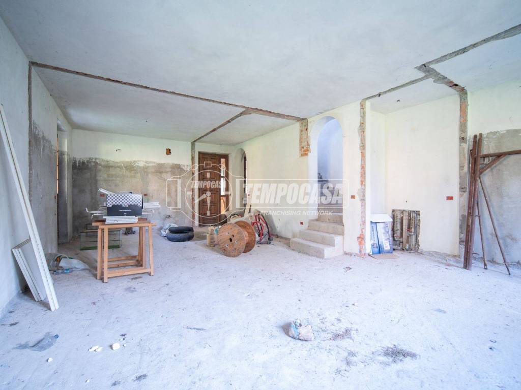 Villetta a schiera a Besnate in Via Gian Lorenzo Bernini 15 - Foto 5