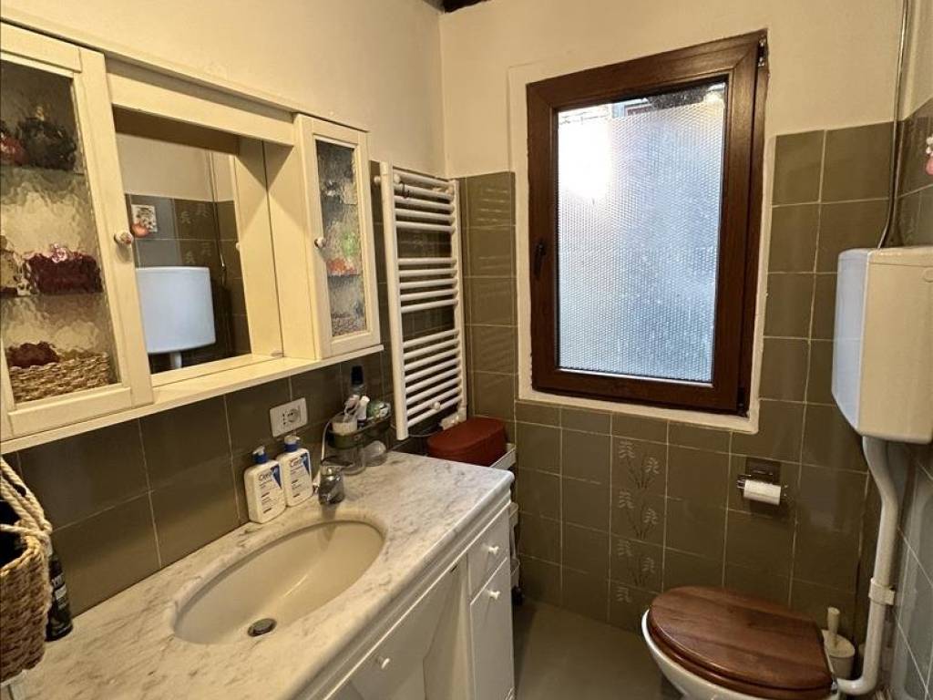Appartamento a Castiglione del lago in Viale II Agosto, 45 - Foto 4