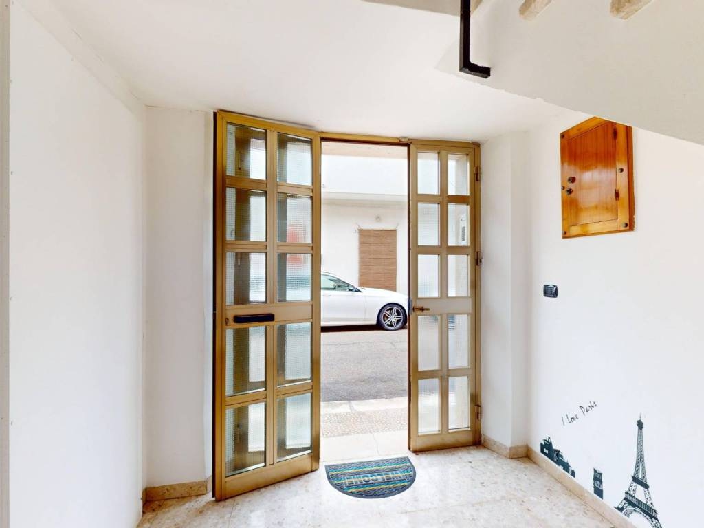 Palazzo / stabile a Carovigno in Via Martiri di Modena, 2 - Foto 2